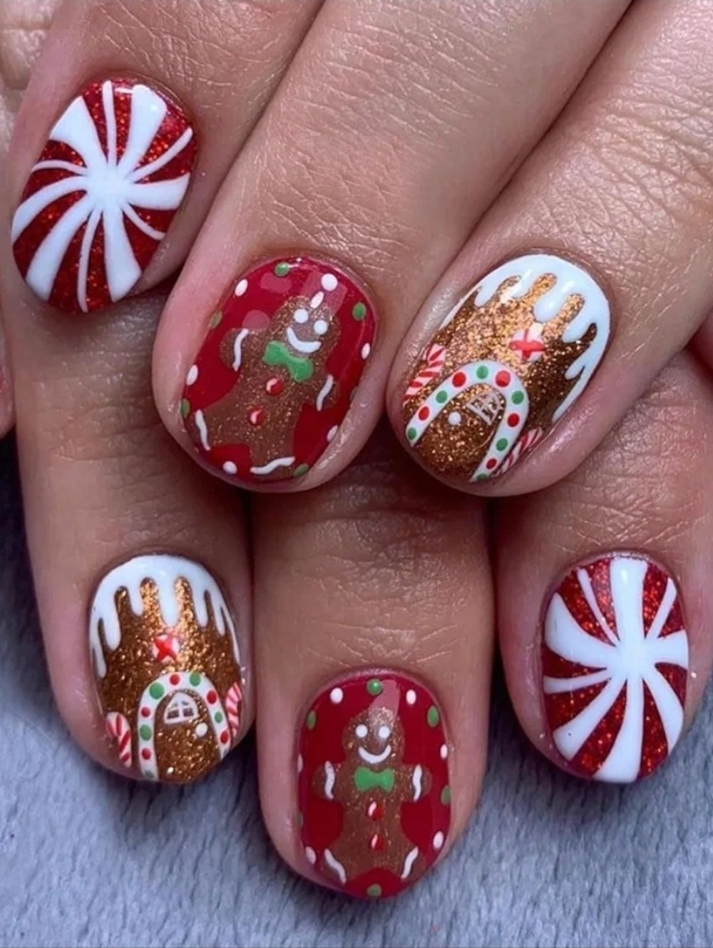 NWT Christmad Press On Nails -24 Nails
